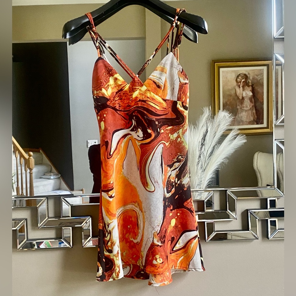 Vibrant Orange Swirl Dress by URBAN OUTFITTERS! Sz XS!🌻🌻🌻🌻🌻🌻🌻🌻🌻🌻🌻🌻🌻🌻🌻🌻🌻🌻🌻